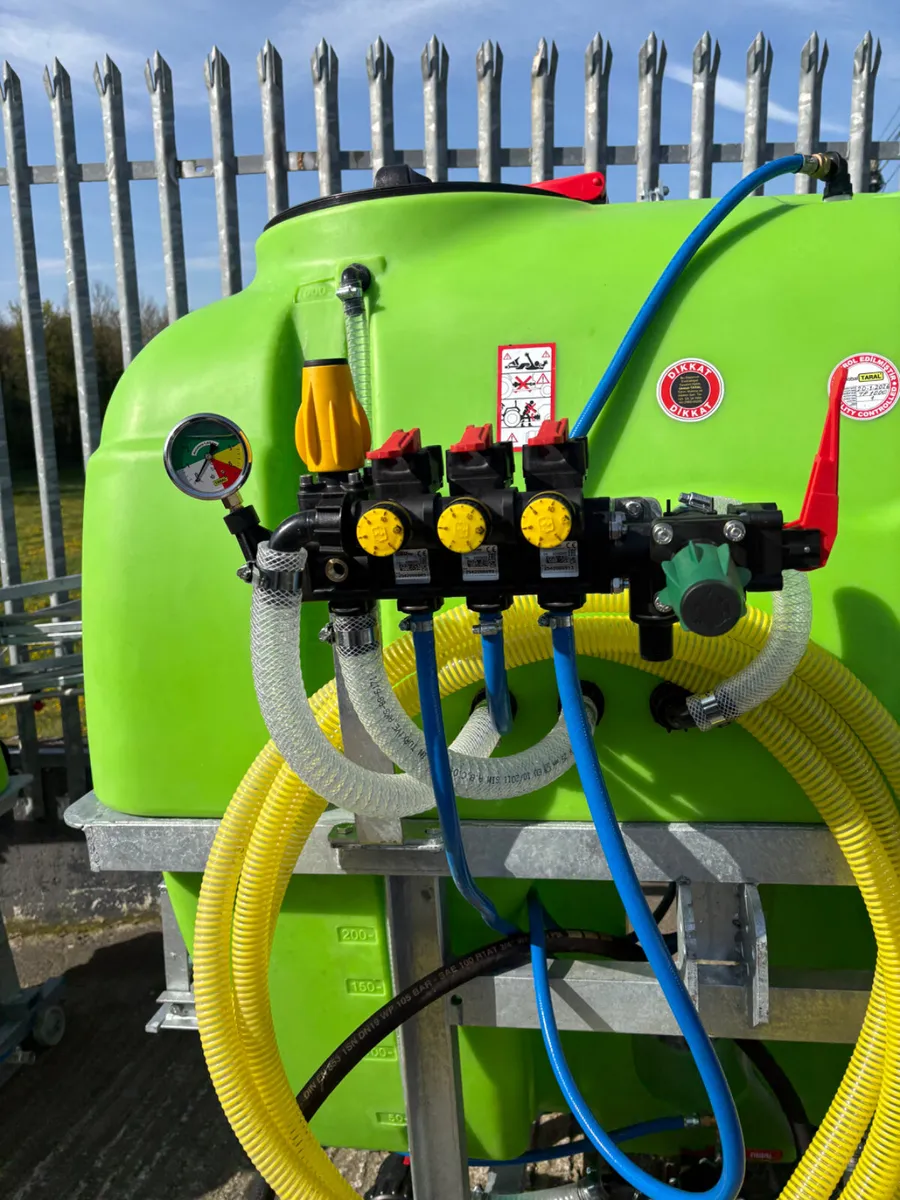 TARAL 1000 LTR SPRAYERS - Image 2