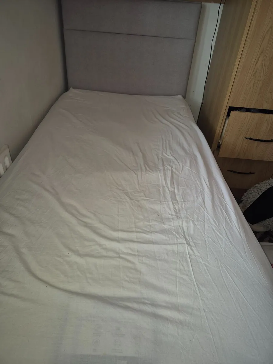 Bed - Image 3