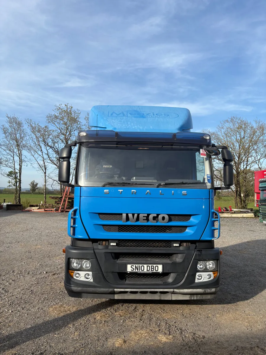 Iveco  Stralis 310 lorry - Image 2