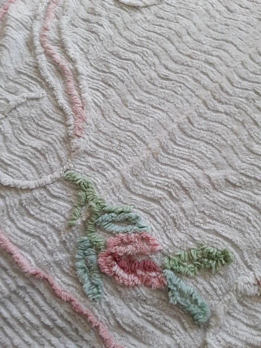 1980s vintage single bedspread perfect condition - Image 1