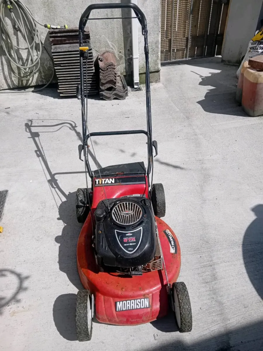 Brings & Stratton lawnmower - Image 1