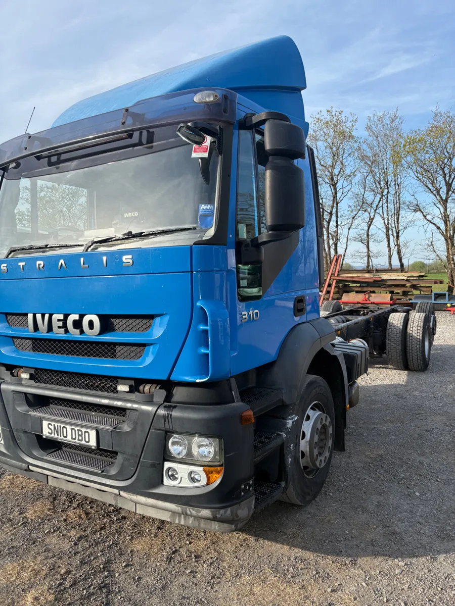 Iveco  Stralis 310 lorry - Image 4