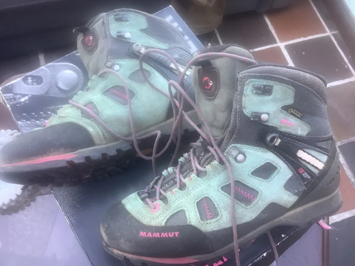 Mammut women’s   hiking boots size 6 - Image 1