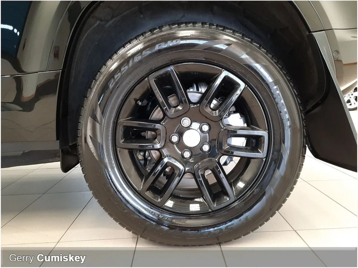 Land Rover Defender 110 3.0D X-Dynamic SE |   Comm - Image 2