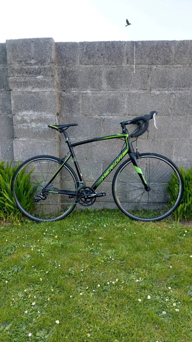 Merida Scultura Road Bike - Size L/56cm - As New - Image 1