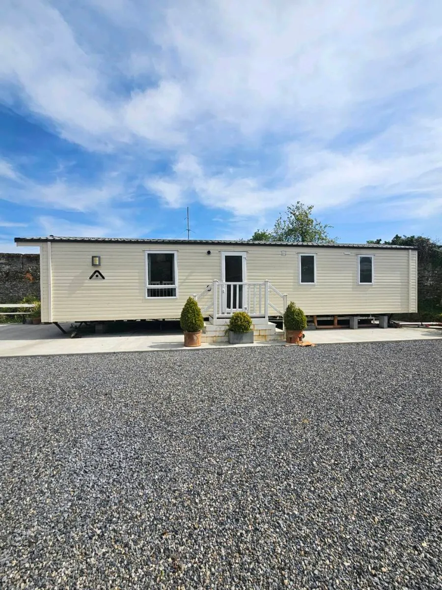 Immaculate 40ft 3 bed mobile home - Image 2
