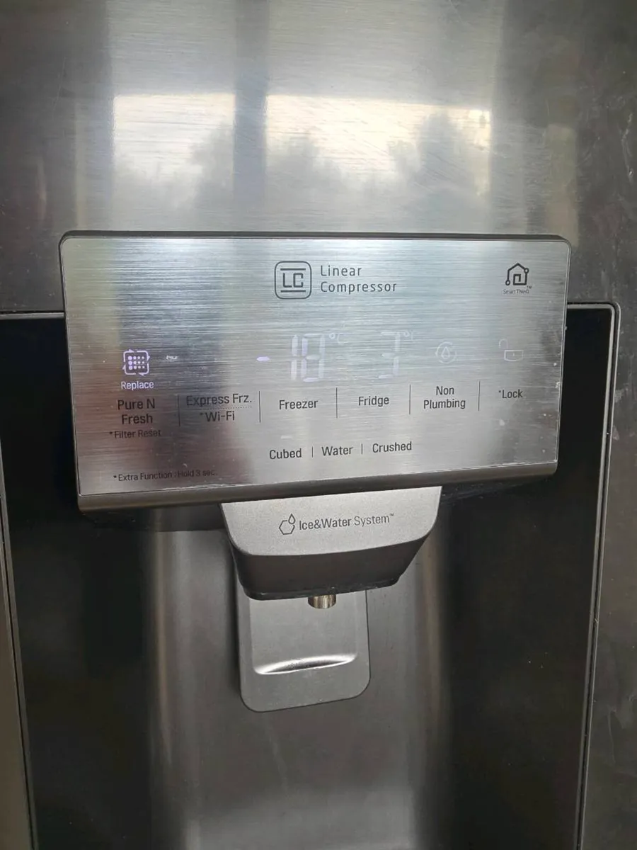 LG American Fridge Freezer - Image 2