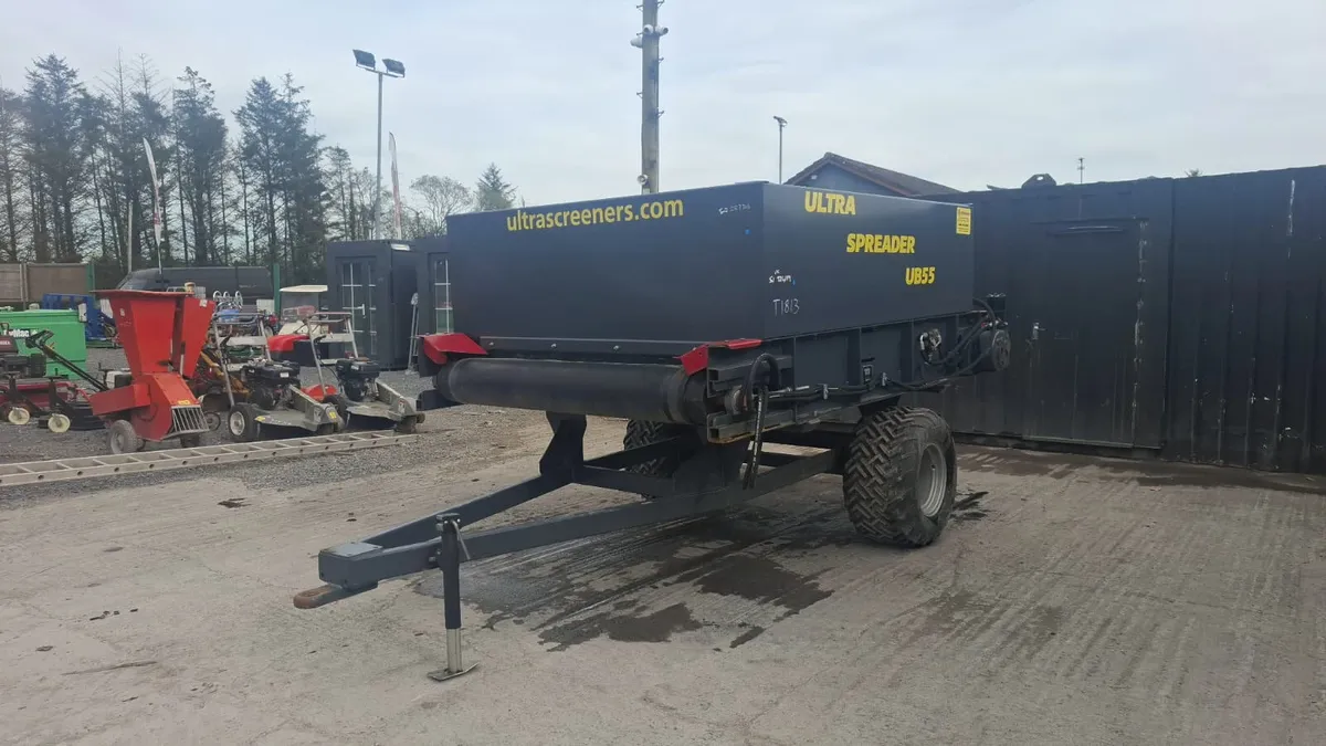 Single Axle Fertiliser Spreader - Ultra Spreader - Image 1