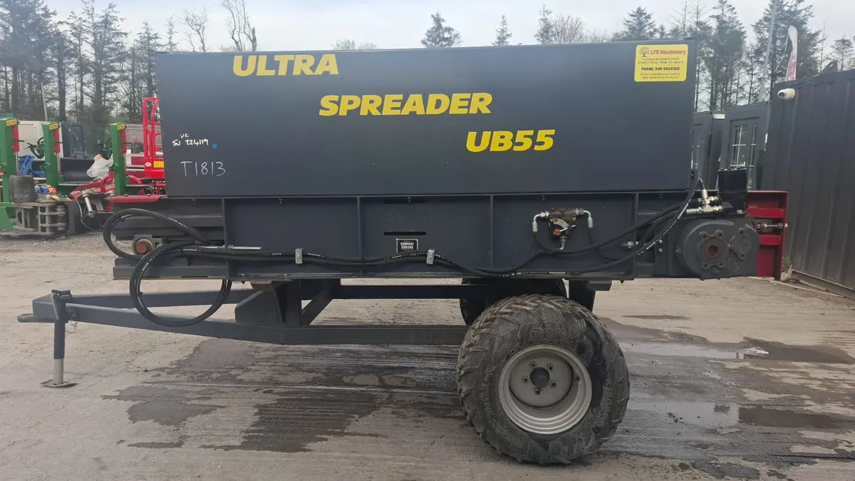 Single Axle Fertiliser Spreader - Ultra Spreader - Image 2