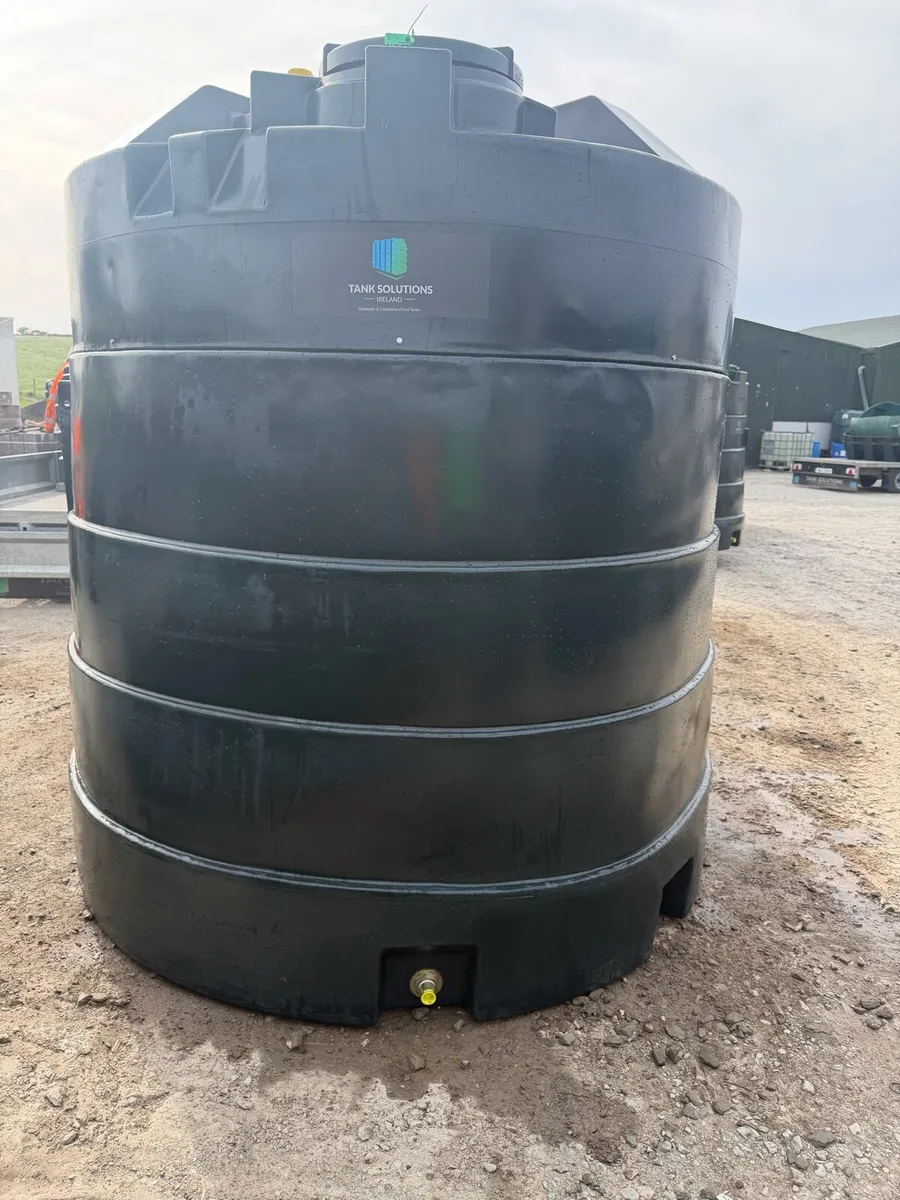 Bund diesel tank - Image 1