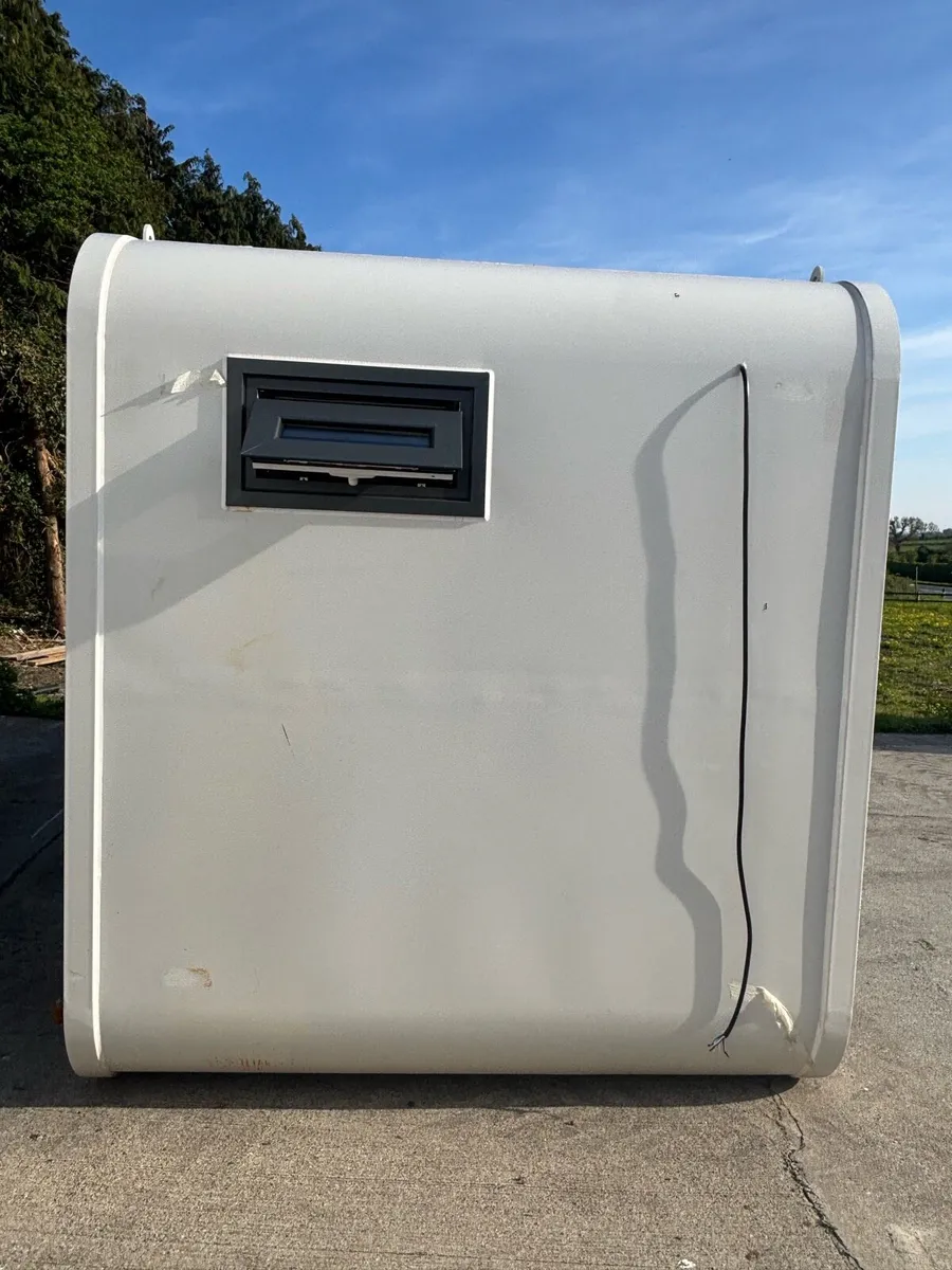 Office/ 1 Bed Room Pod with Toilet/Shower - Image 2