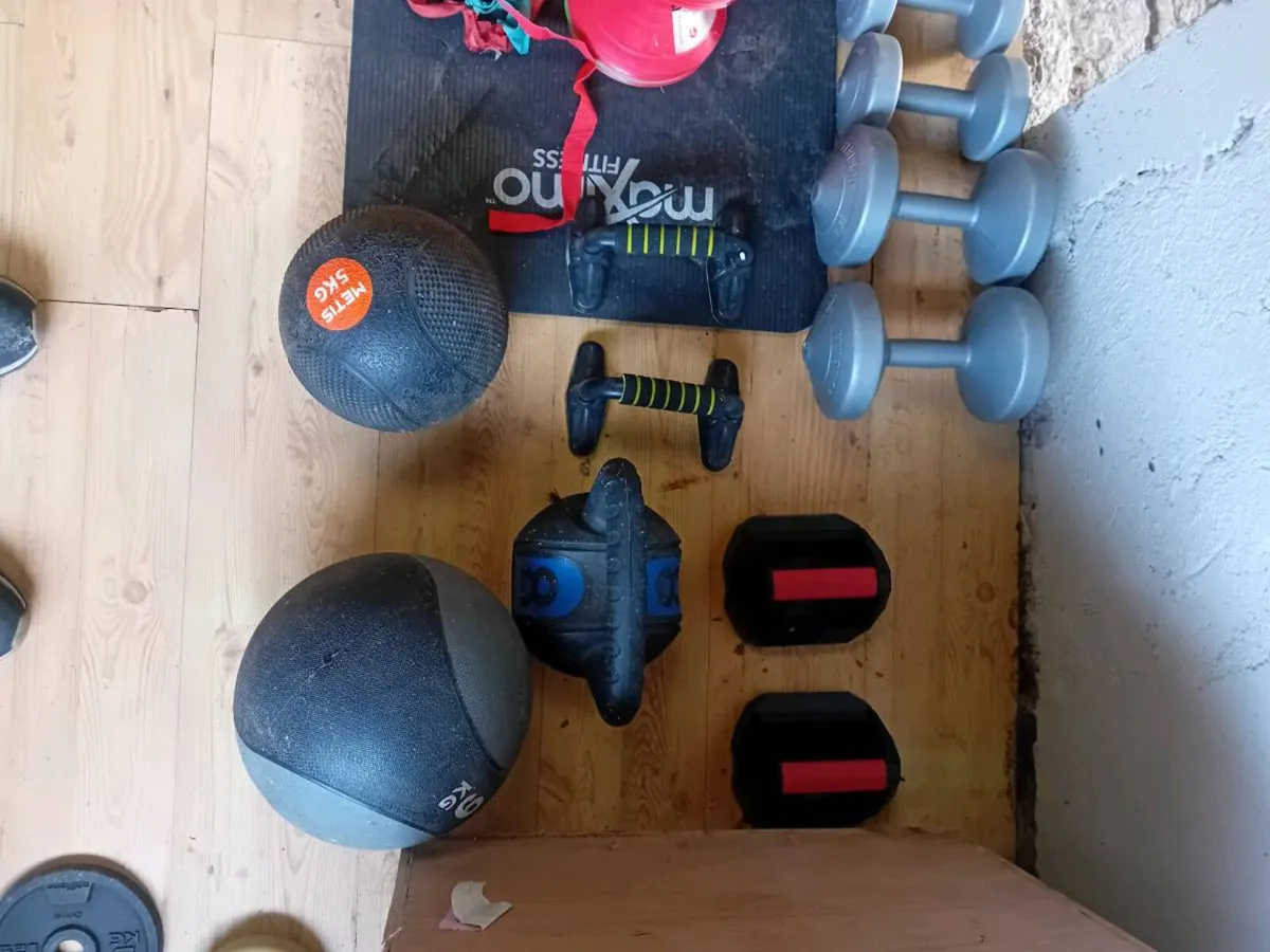 Gym equipment,weights etc.... - Image 3