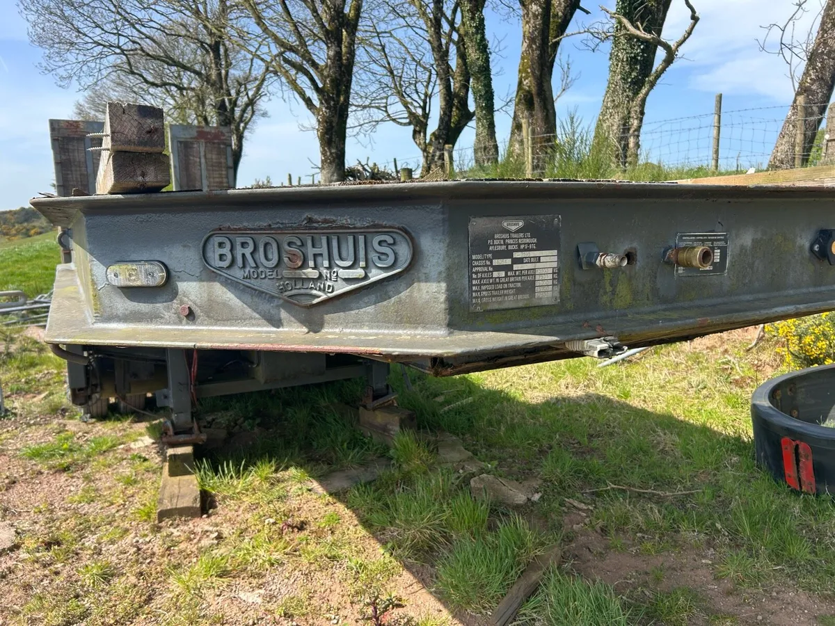 Low loader - Image 1