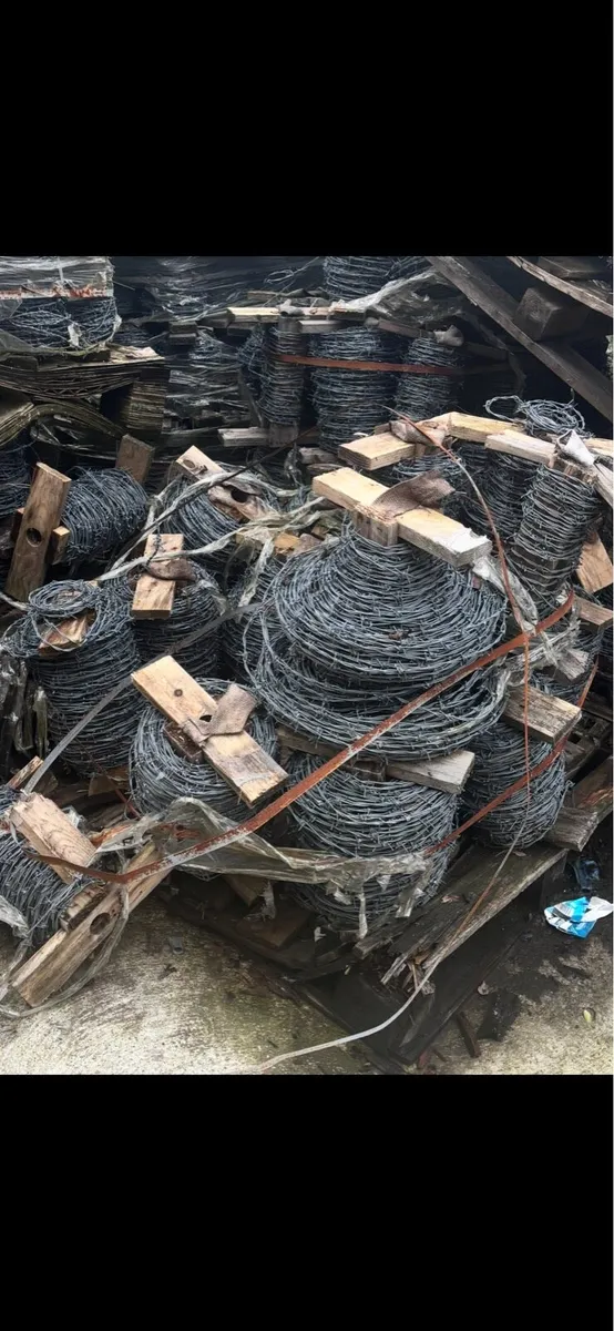 job lot barbed wire - Image 4