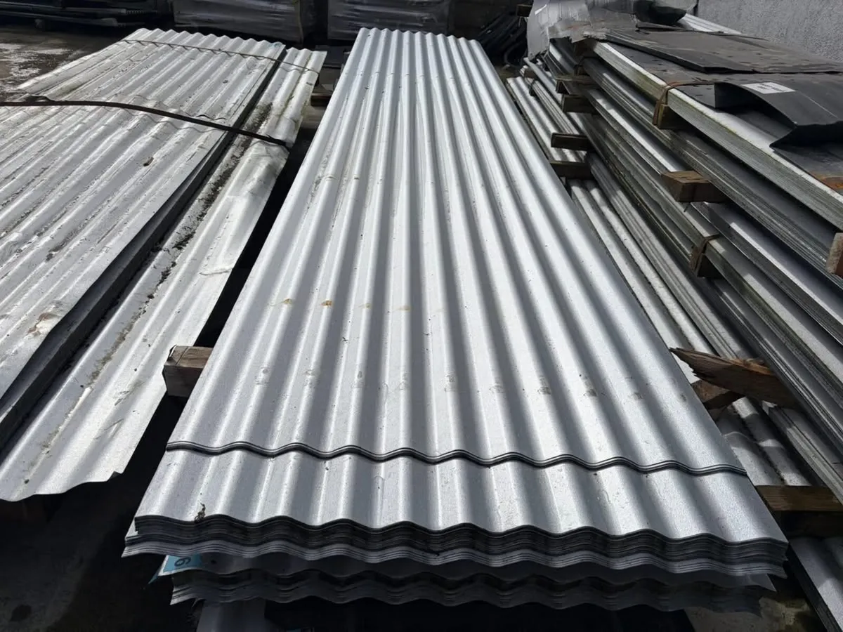 50 sheets of 12 ft silver currogated cladding - Image 3