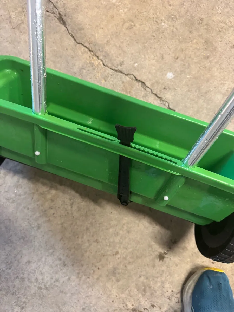 Seed spreader - Image 3