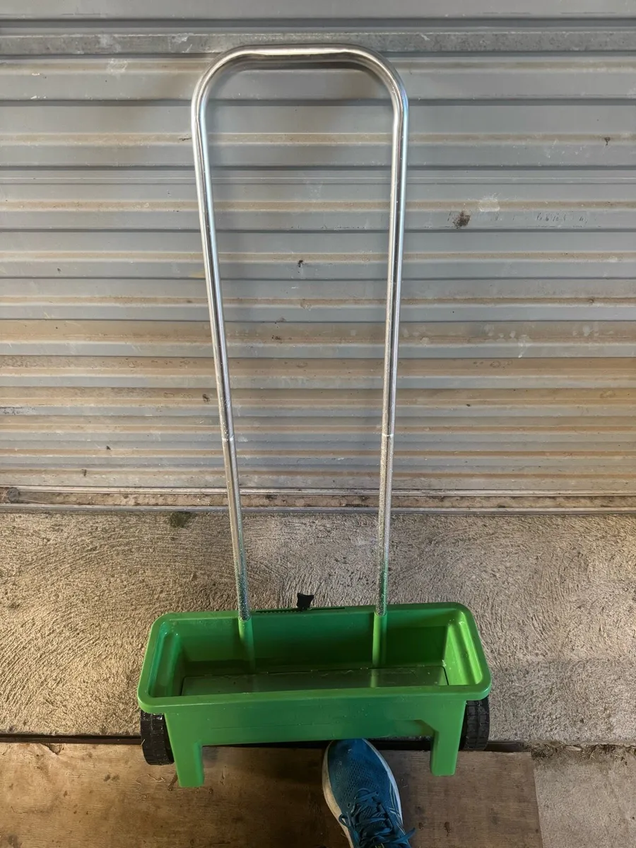 Seed spreader - Image 1