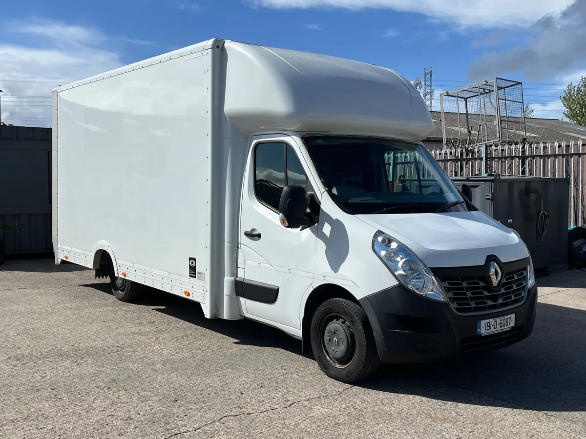 2019 RENAULT MASTER LOW PLATFORM LUTON - Image 1