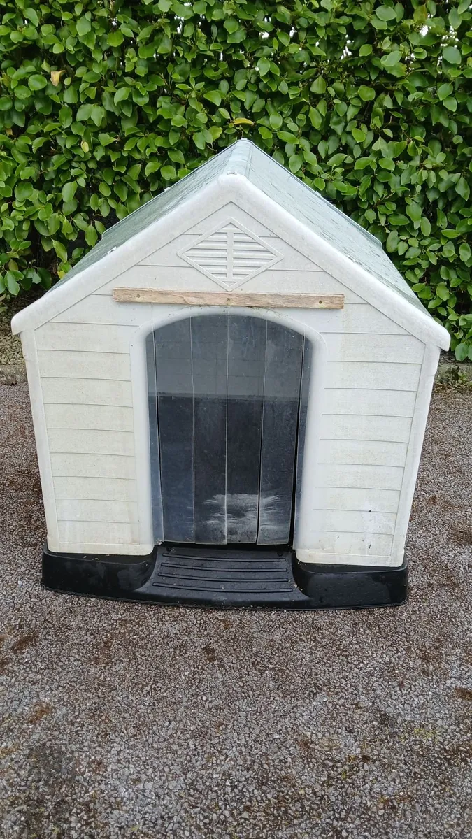 Dog kennel
