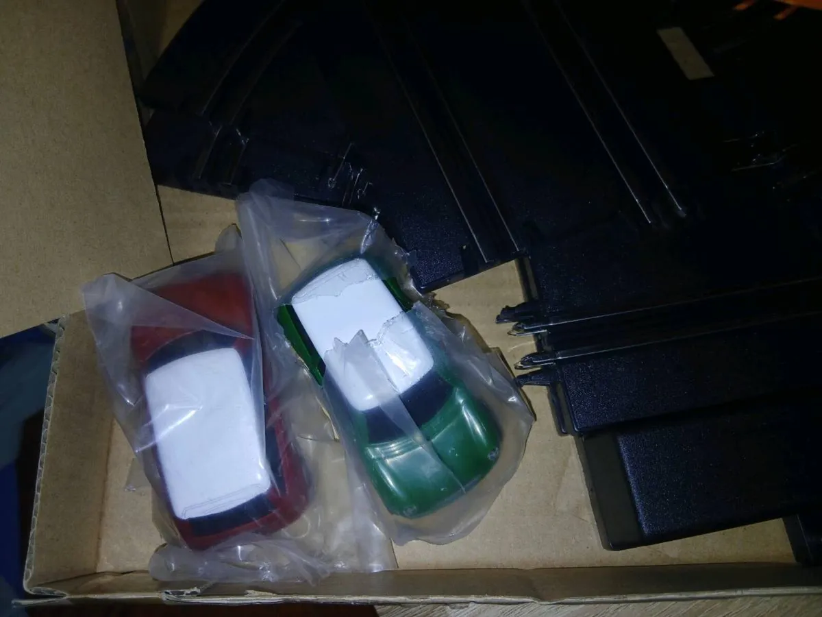 Battery operated car racing set - Image 2