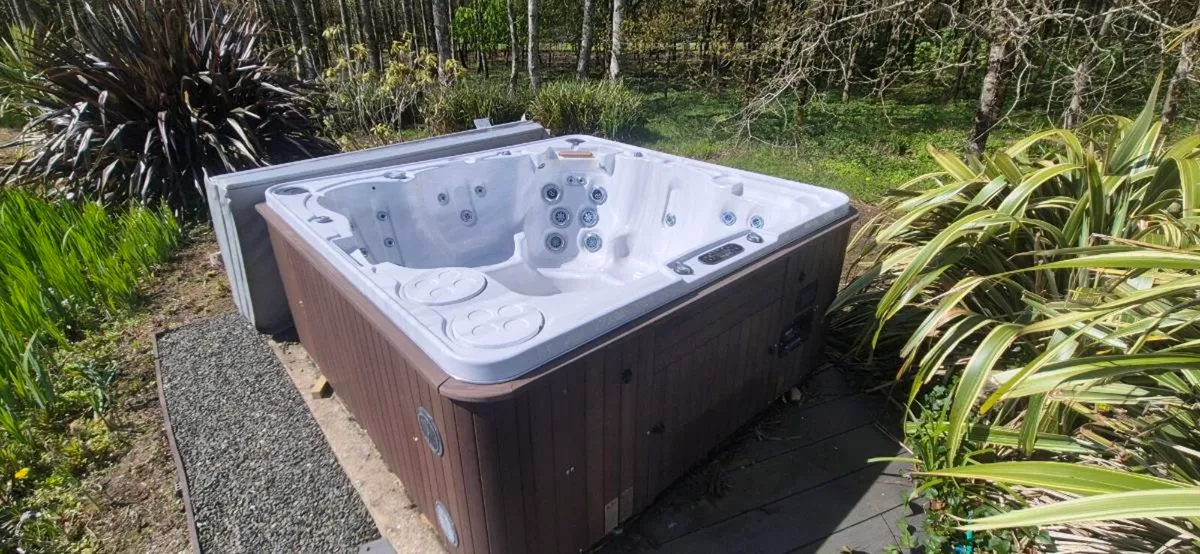 Hot tub - Image 3