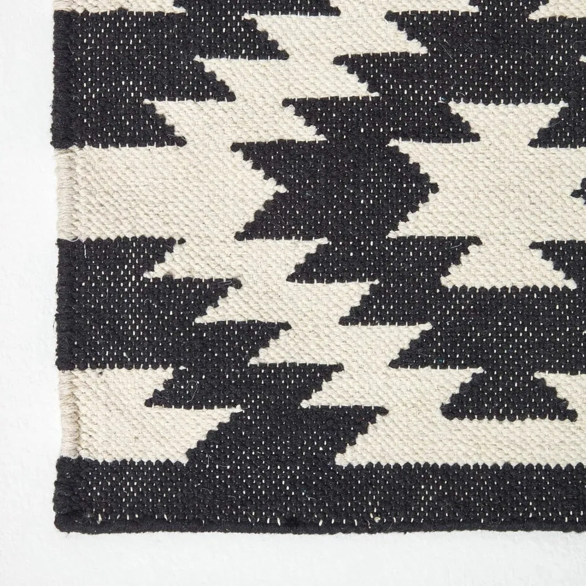 Zurich Black White Handwoven Kilim Rug for Living - Image 4