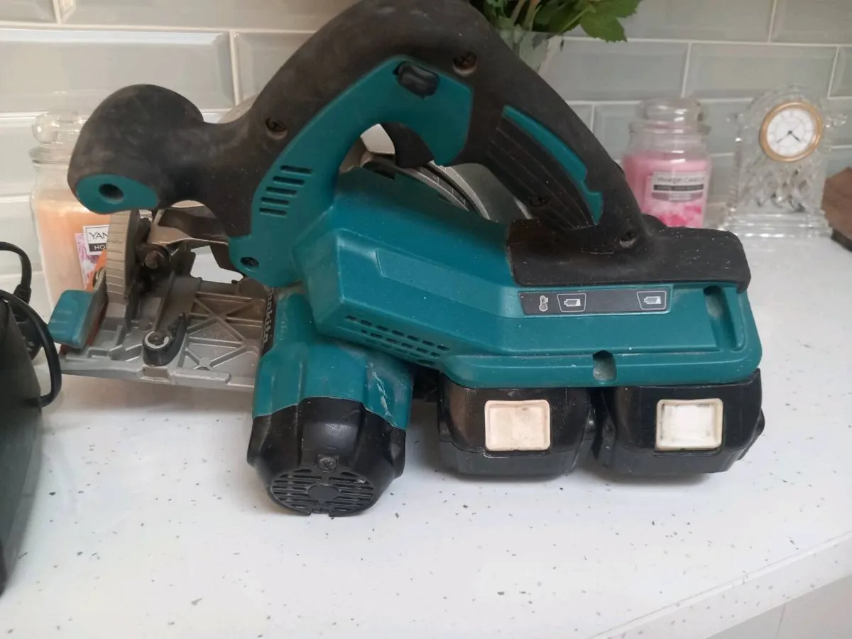 Makita cordless circular saw - Image 4
