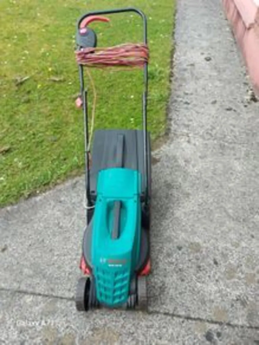 BOSCH Rotak 320 ER Electric Lawnmower