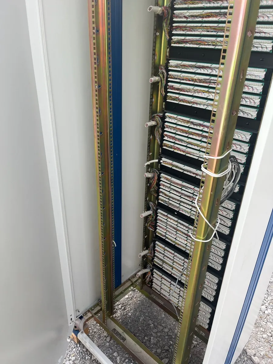 telecom cabinet - Image 2