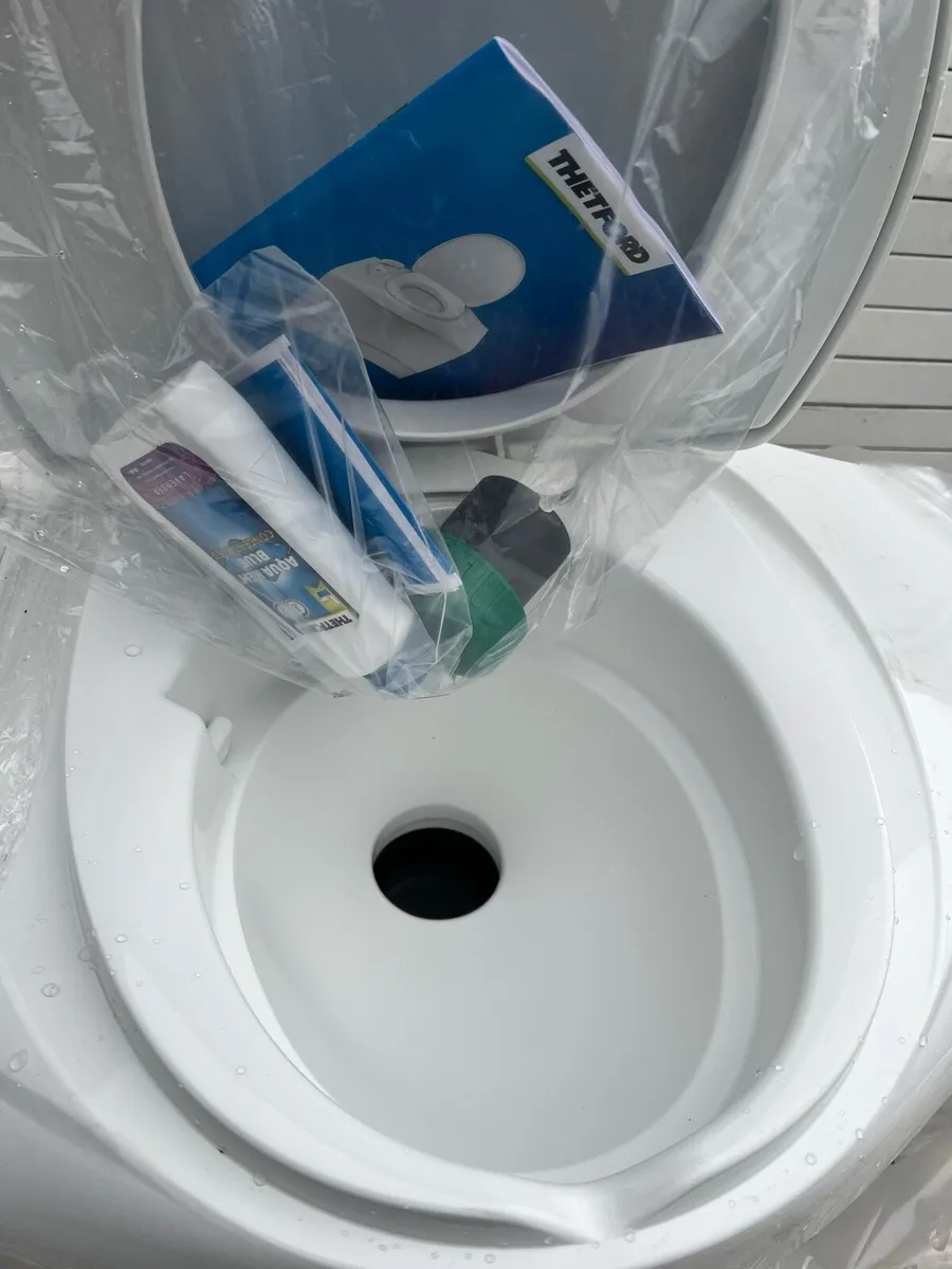 Camper Van Mobile Home Toilet Thetford C403L - Image 1
