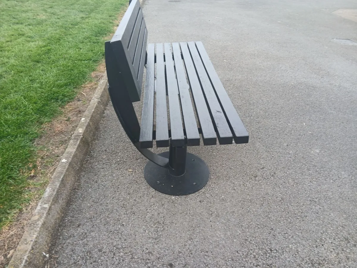 Outdoor Solid bench - Image 2