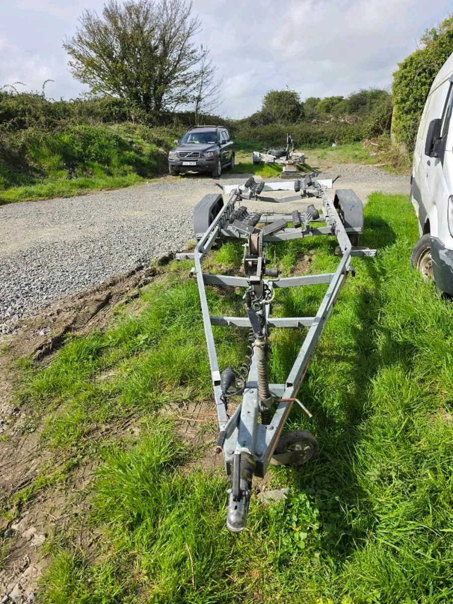 Roller coaster boat trailer - Image 1