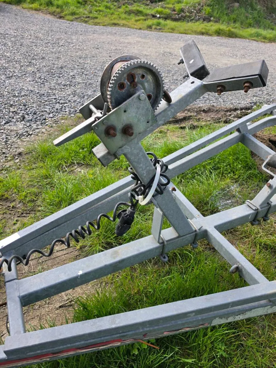 Roller coaster boat trailer - Image 3