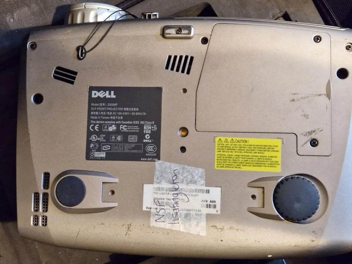 Dell Projector in Lovely Leather Case with Manual - Image 3