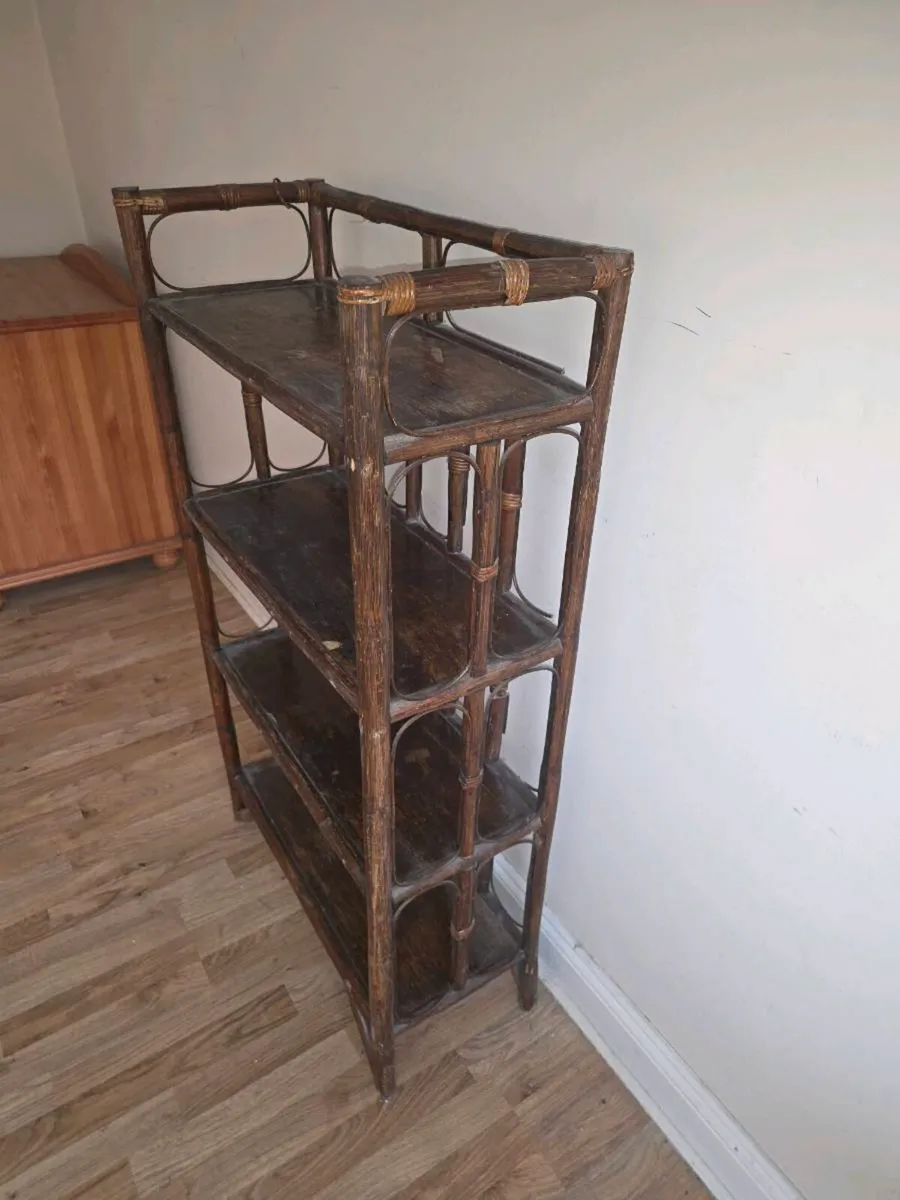 Free standing shelve unit - Image 1