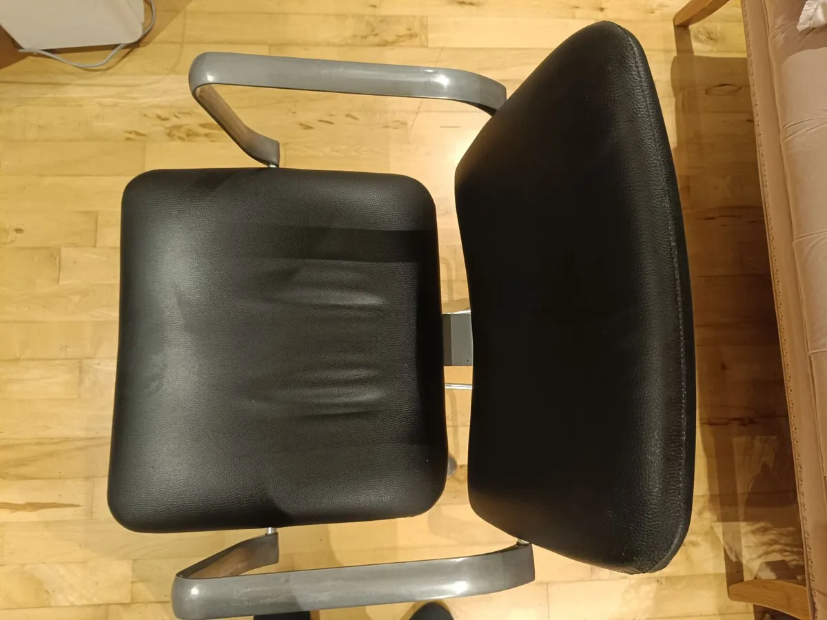 2 Salon chairs - Image 4