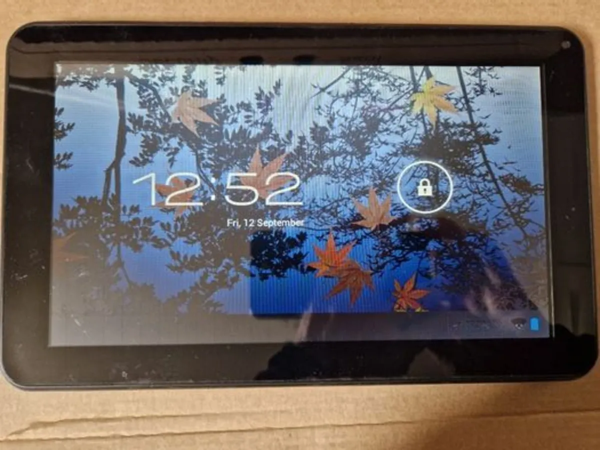 VERSUS VS TOUCHTAB 9, 8GB in excellent condition - Image 1