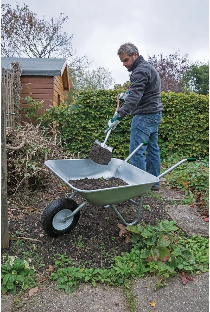 Galvanised Wheelbarrow 65L Green - Image 3
