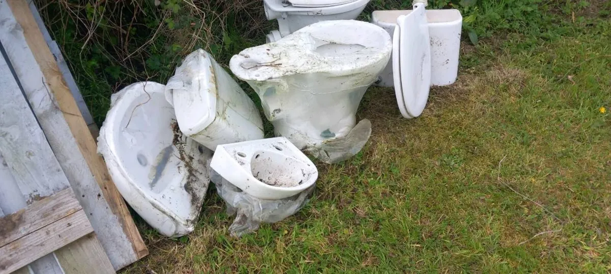 2 wash basins and 2 toilets new never used