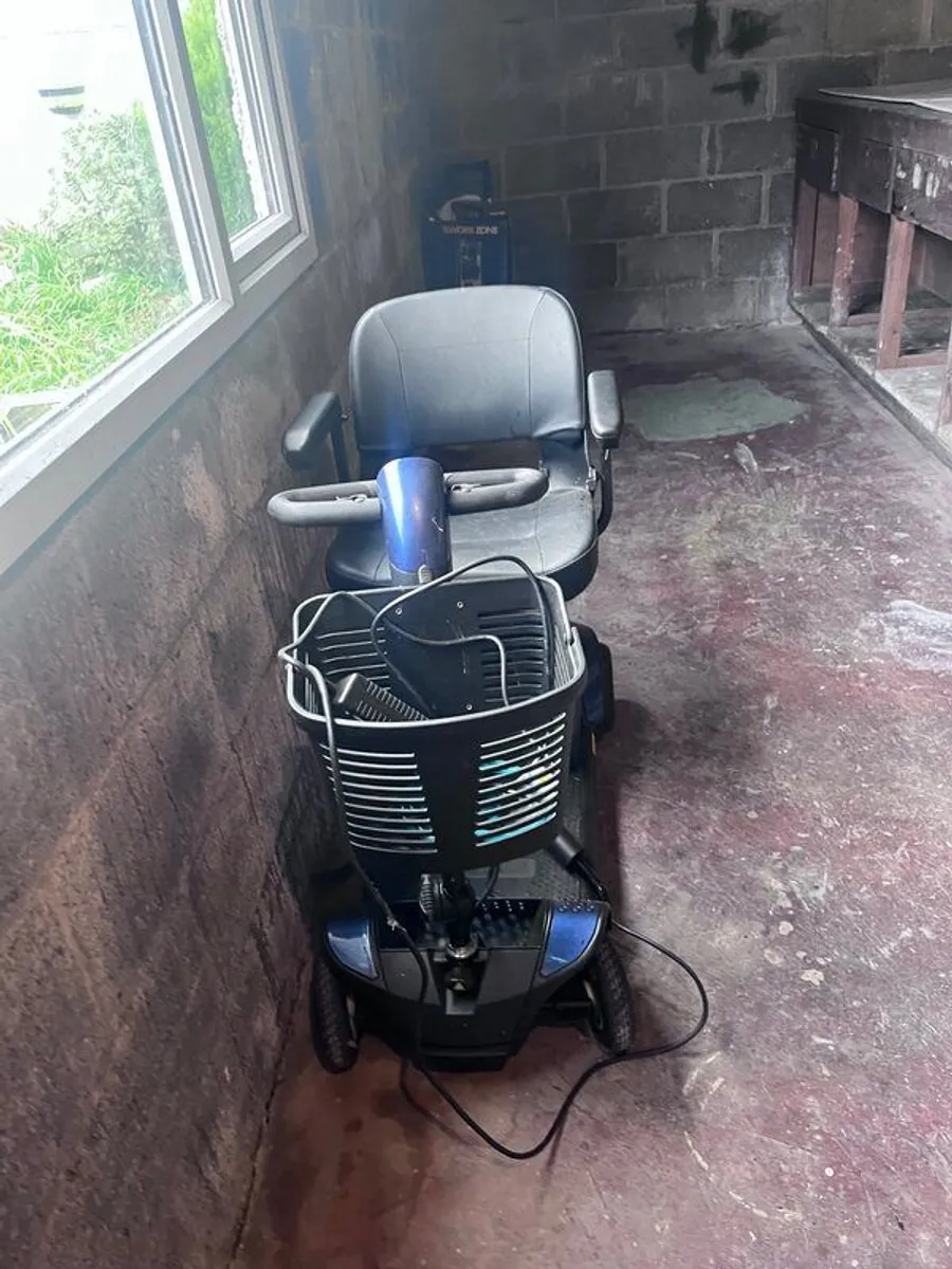 Mobility scooter - Image 1