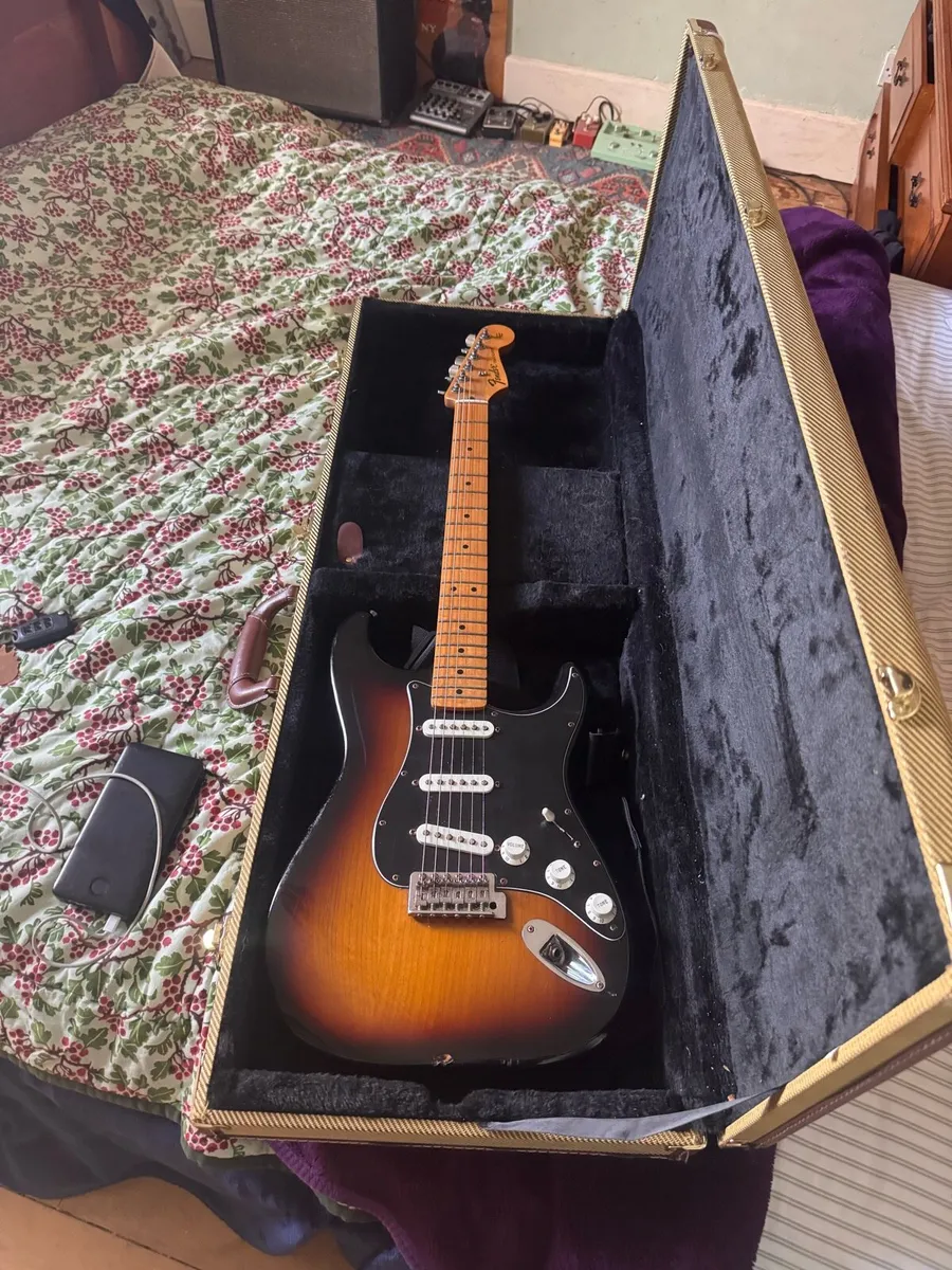Fender MIM Strat player series - Image 2