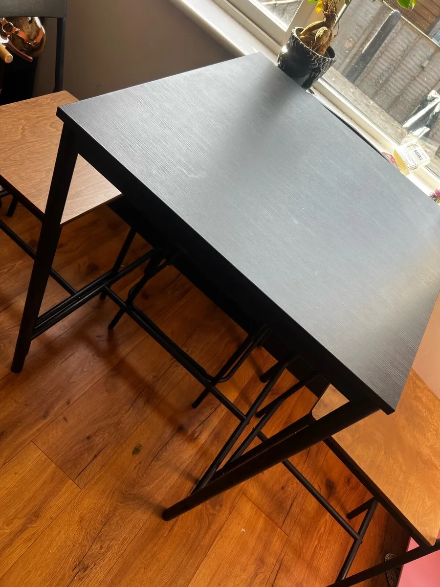 Kitchen table - bar style with 4 chairs - Image 2