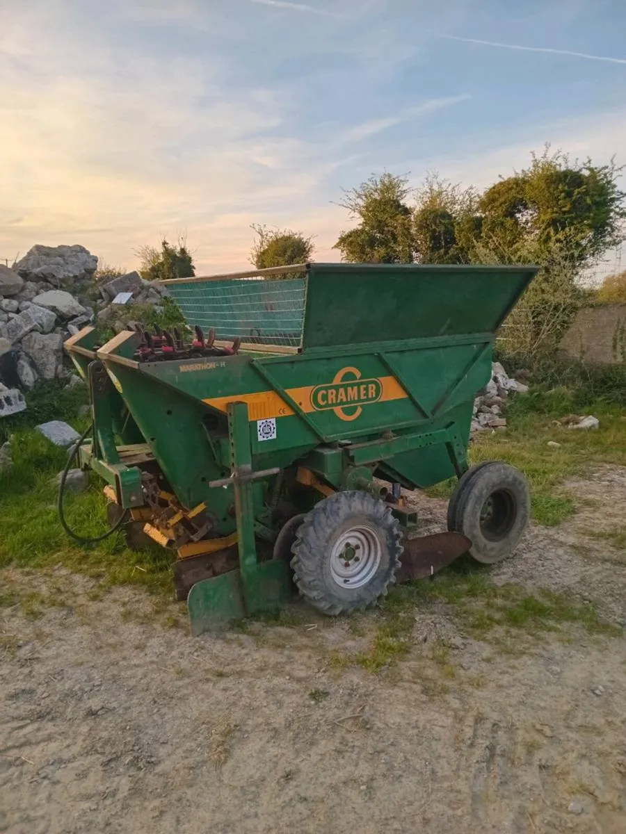 Cramer Potatoe planter - Image 4