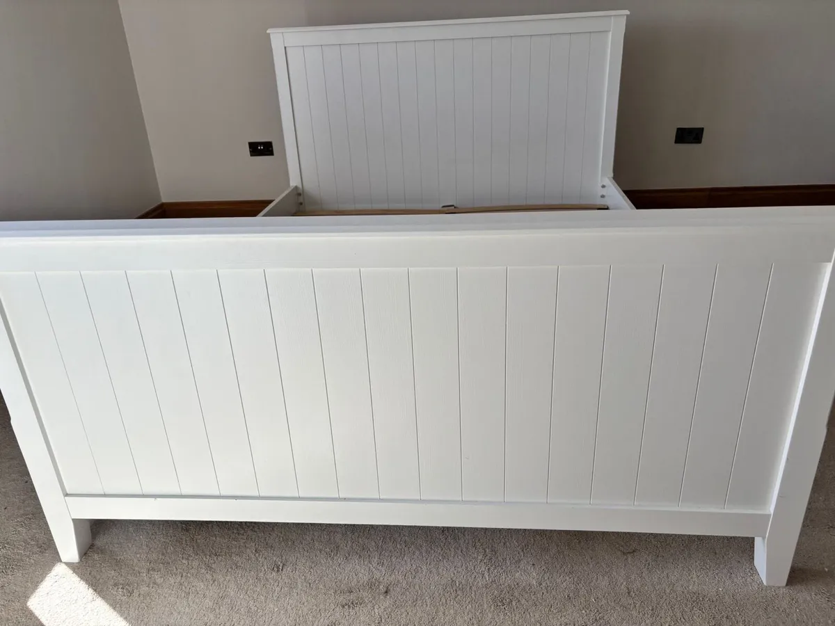 Bed And wardrobe - Image 3