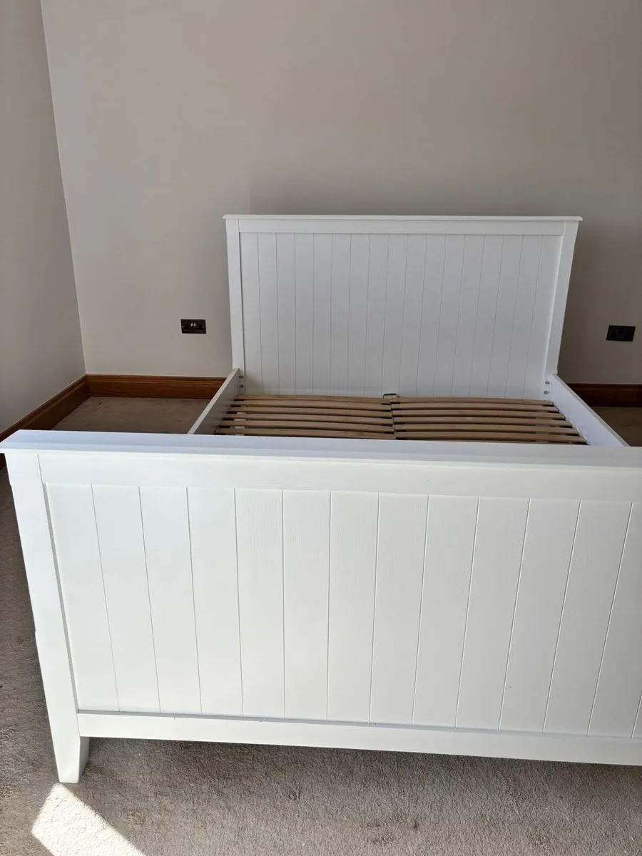 Bed And wardrobe - Image 2