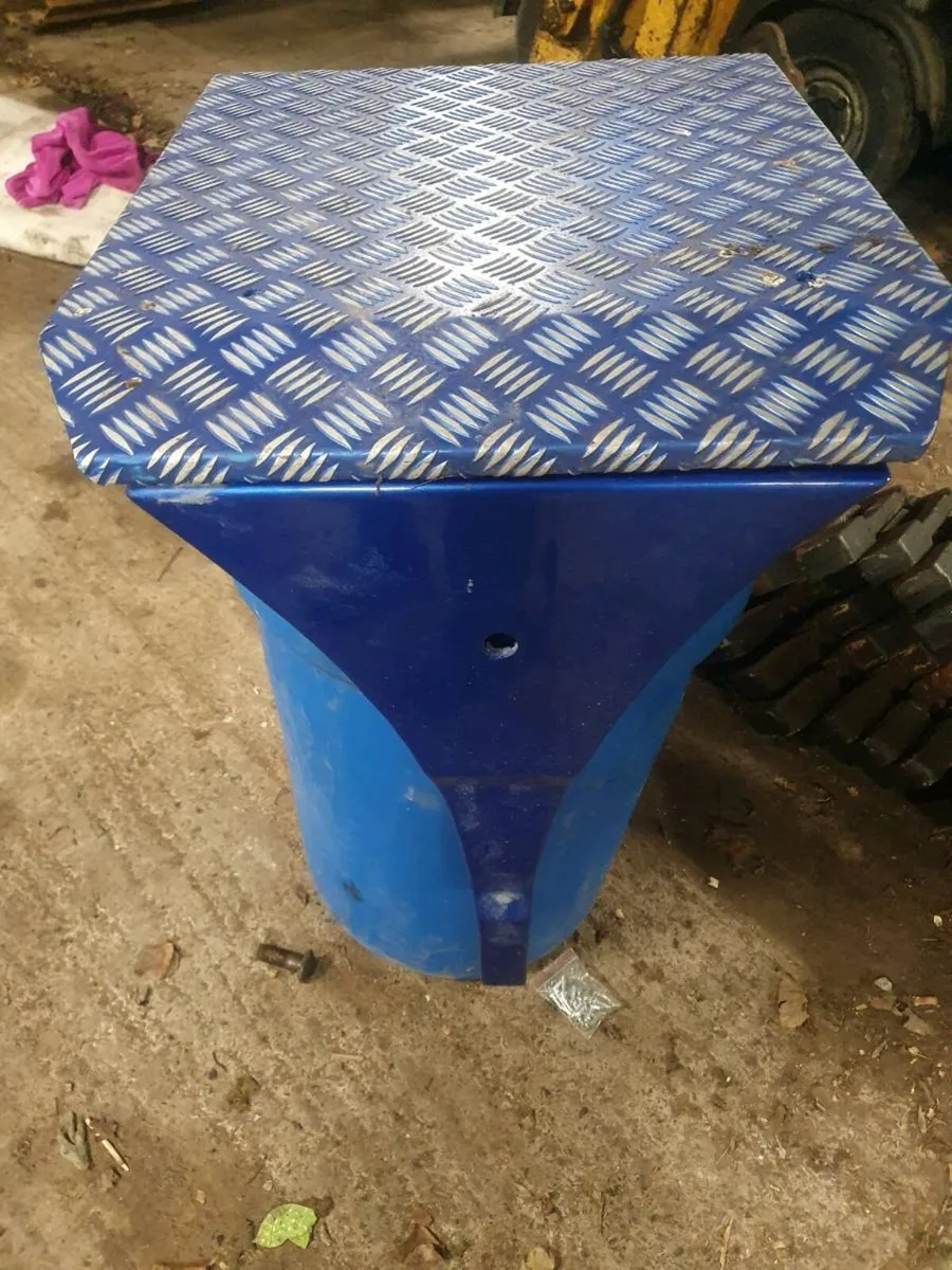 Steering wheel n mudguards infills - Image 4