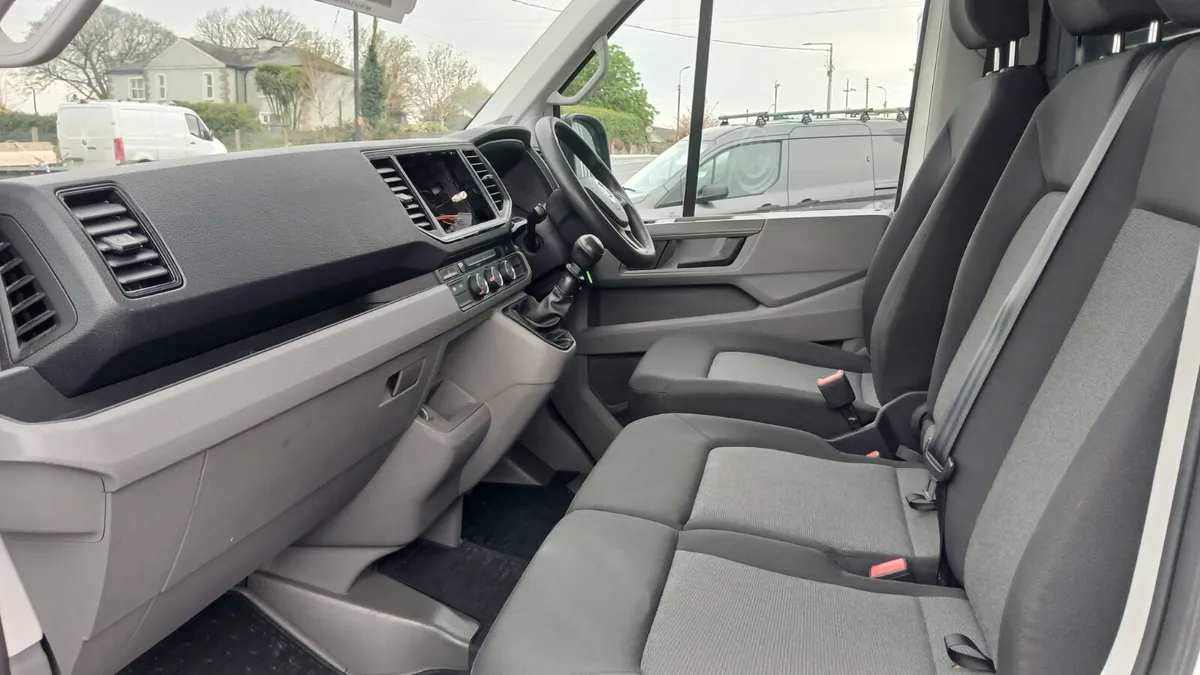 202 VW CRAFTER MWB VAN 140BHP,1 OWNER - Image 3