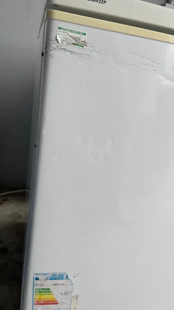 Small fridge - Image 4