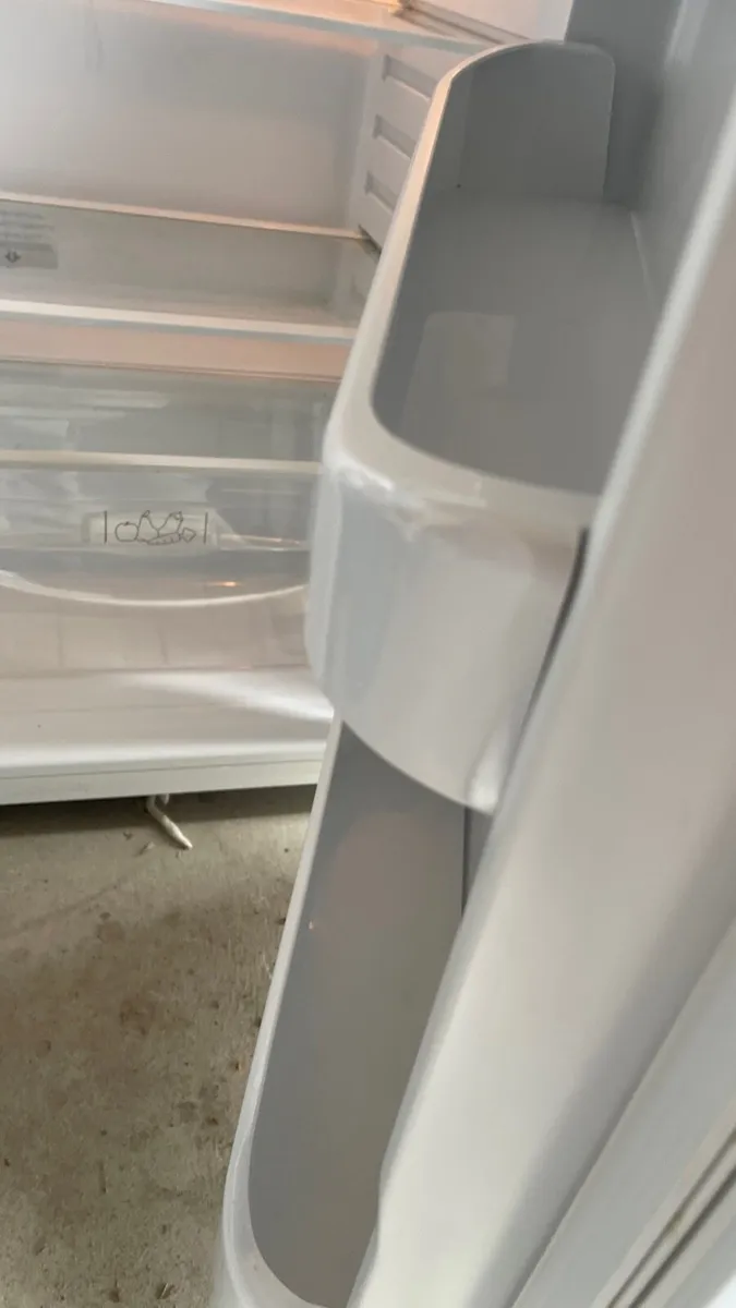 Small fridge - Image 2