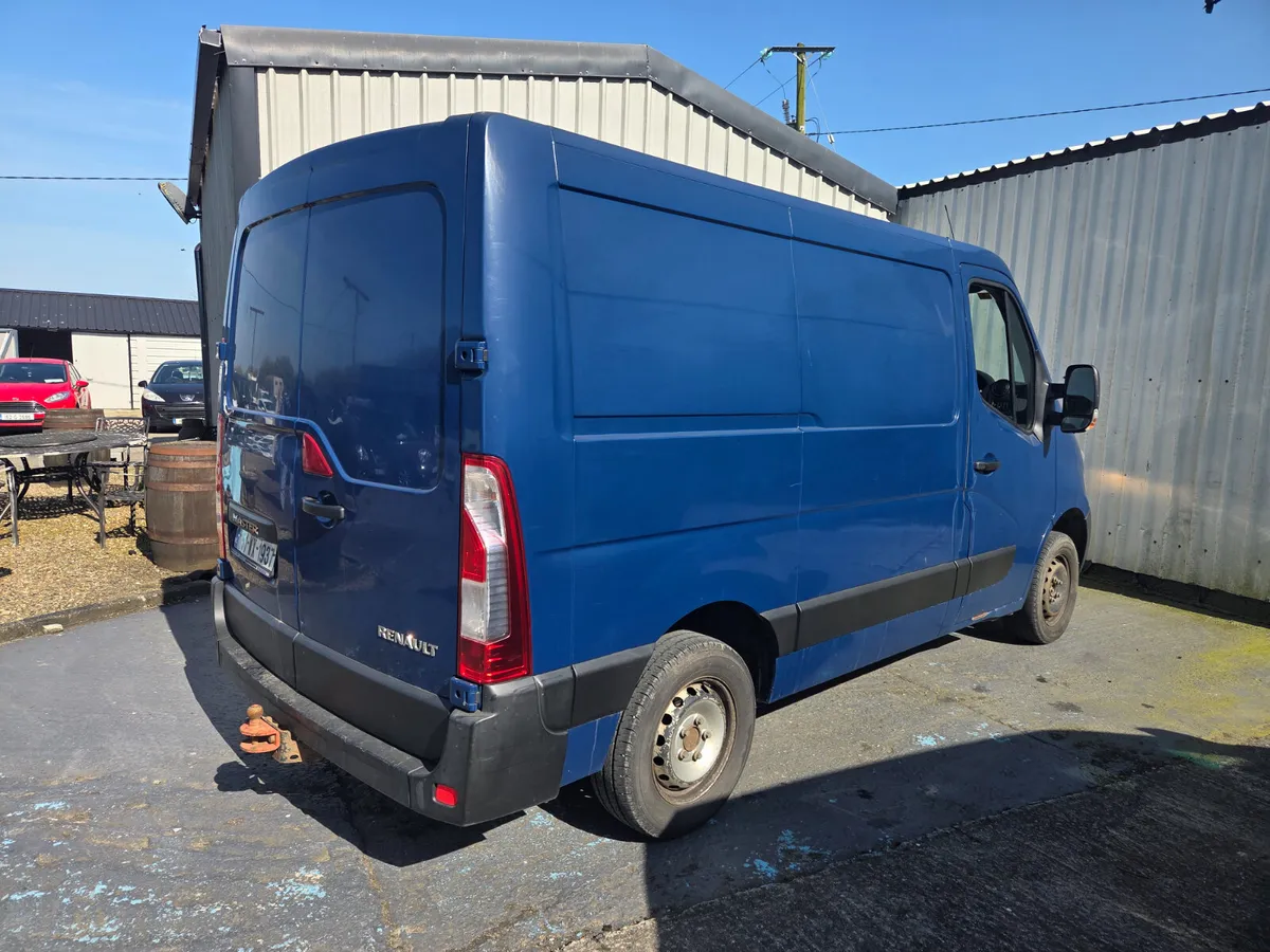 Renault Master 2015 - Image 2